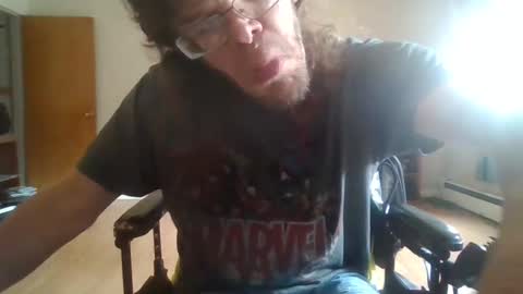 Snapshot of sweetman4u75 chatting on 09-17-25, 06:09 Sweet Man online show from 09-17-25, 06:09