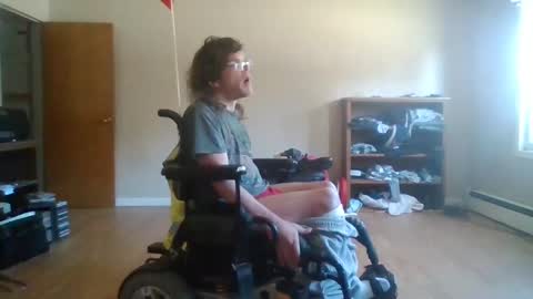 Snapshot of sweetman4u75 chatting on 10-08-25, 06:05 Sweet Man online show from 10-08-25, 06:05