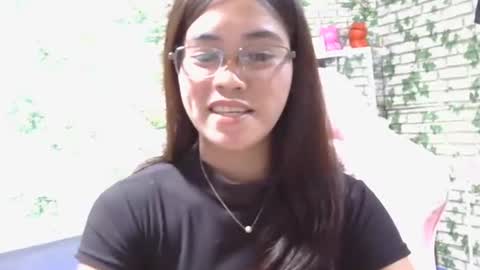 Snapshot of sweetmelyxx chatting on 01-14-26, 02:55 MELY online show from 01-14-26, 02:55