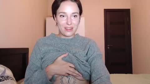 Mia online show from 07-29-26, 03:54