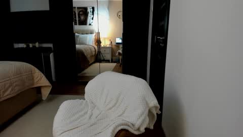 Snapshot of sweetndcrazy chatting on 01-15-25, 10:06 Nicole online show from 01-15-25, 10:06
