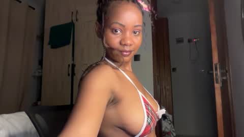 Snapshot of sweetnia754136 chatting on 07-11-26, 04:53 sweetnia754136 online show from 07-11-26, 04:53