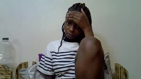 Snapshot of sweetrall chatting on 05-19-26, 03:18 Lilly online show from 05-19-26, 03:18