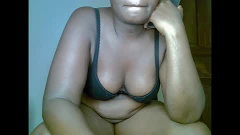 Snapshot of sweetrenne chatting on 01-12-25, 06:49 sweetrenne online show from 01-12-25, 06:49