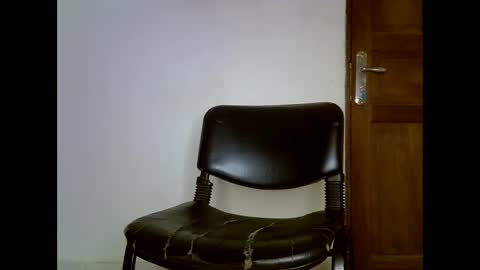 Snapshot of sweetrenne chatting on 02-13-25, 11:37 sweetrenne online show from 02-13-25, 11:37