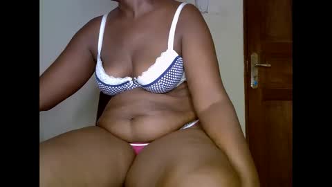 Snapshot of sweetrenne chatting on 03-10-25, 01:12 sweetrenne online show from 03-10-25, 01:12