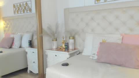 Snapshot of sweets_one chatting on 12-21-25, 03:35 sweets one online show from 12-21-25, 03:35