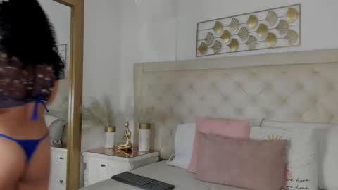 Snapshot of sweets_one chatting on 12-23-25, 03:37 sweets one online show from 12-23-25, 03:37