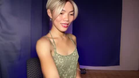 Snapshot of sweetsexy_alexis chatting on 07-22-26, 07:33 Alexis online show from 07-22-26, 07:33
