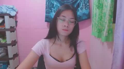 Mia online show from 05-07-26, 02:06