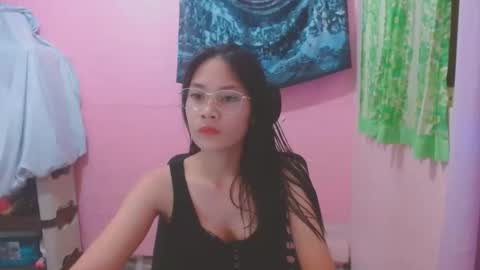 Mia online show from 05-14-26, 12:12