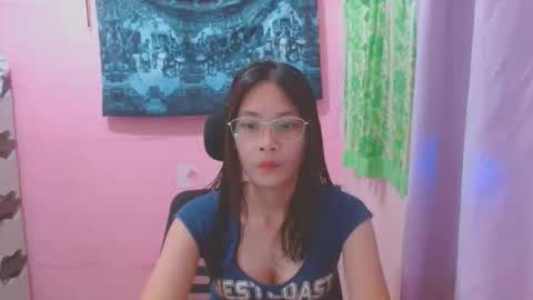 Mia online show from 06-03-26, 06:05