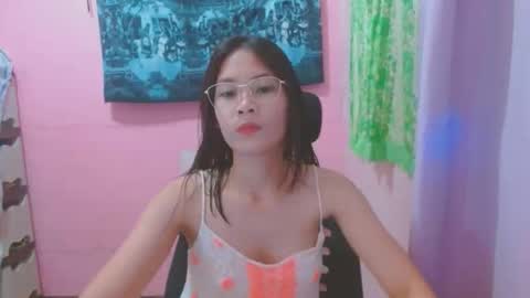 Mia online show from 06-07-26, 05:11