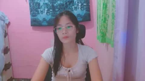 Mia online show from 06-08-26, 04:57