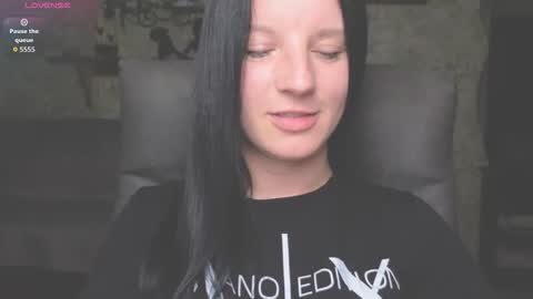 Snapshot of sweetshy99 chatting on 05-10-26, 06:35 Sweet Shy online show from 05-10-26, 06:35