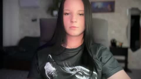 Snapshot of sweetshy99 chatting on 06-12-26, 07:24 Sweet Shy online show from 06-12-26, 07:24