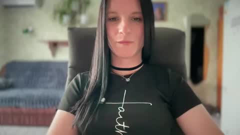 Snapshot of sweetshy99 chatting on 06-14-26, 10:28 Sweet Shy online show from 06-14-26, 10:28