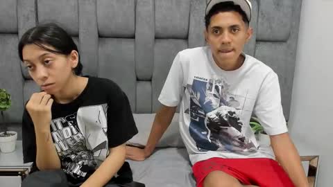 Snapshot of sweetsinners_os chatting on 01-08-26, 02:14 Miel and Leo online show from 01-08-26, 02:14