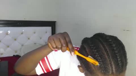 sweetslyvie online show from 04-13-26, 07:03