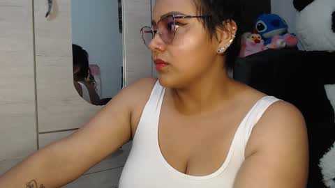 sweett_candy1 online show from 12-22-25, 03:47