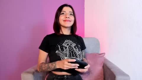 Snapshot of sweett_heartt_ chatting on 01-05-25, 08:21 Lorena online show from 01-05-25, 08:21