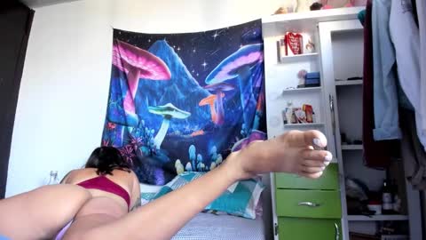 Snapshot of sweett_heartt_ chatting on 09-13-25, 09:14 Lorena online show from 09-13-25, 09:14