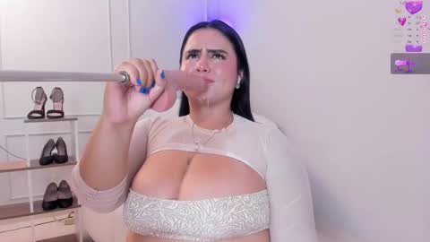 Snapshot of sweett_katty_ chatting on 09-13-25, 08:30 1430 - 22-00 online show from 09-13-25, 08:30