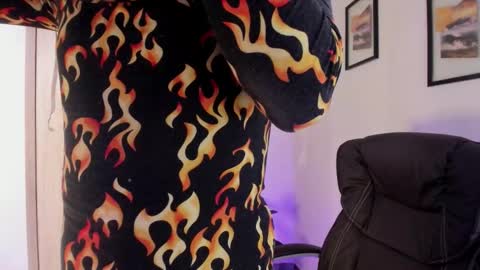 Snapshot of sweett_lust chatting on 01-16-26, 04:05 sweett_lust online show from 01-16-26, 04:05