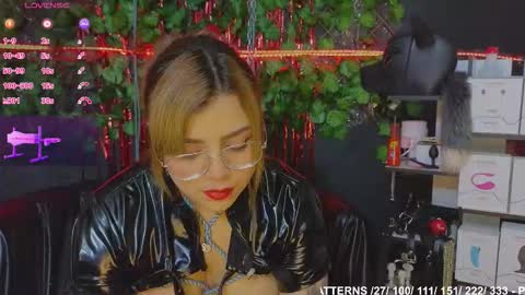 Molly -  INDEPENDENT MODEL online show from 11-28-25, 02:36
