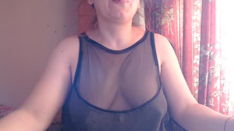 Snapshot of sweettanne chatting on 05-10-26, 01:16 SweettAnne online show from 05-10-26, 01:16