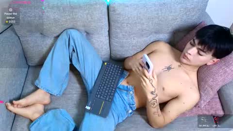 Snapshot of sweettfoxx chatting on 01-17-26, 05:23 Neffer online show from 01-17-26, 05:23