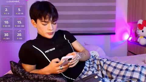 Snapshot of sweettfoxx chatting on 02-27-26, 09:37 Neffer online show from 02-27-26, 09:37