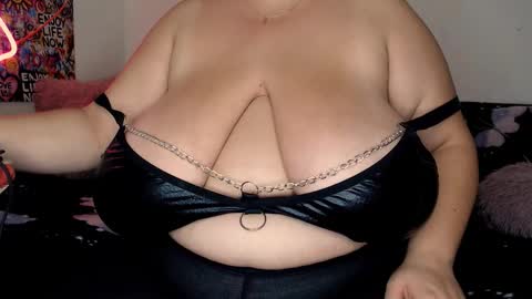 Maya online show from 11-04-25, 09:41