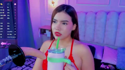 Snapshot of sweetty_emma chatting on 07-21-26, 01:02 Emma online show from 07-21-26, 01:02