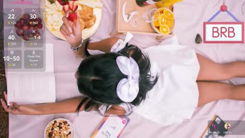 sweetviolet___ online show from 10-19-25, 12:06