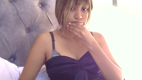 Snapshot of sweetwhisper4u chatting on 05-26-26, 05:47 katie online show from 05-26-26, 05:47