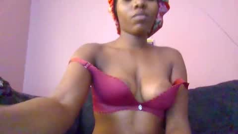 Snapshot of sweetwipe_africana14 chatting on 01-09-26, 10:51 Essy online show from 01-09-26, 10:51