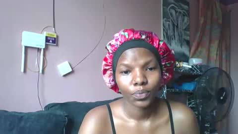 Snapshot of sweetwipe_africana14 chatting on 01-10-26, 08:38 Essy online show from 01-10-26, 08:38