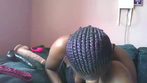Snapshot of sweetwipe_africana14 chatting on 01-15-26, 07:35 Essy online show from 01-15-26, 07:35