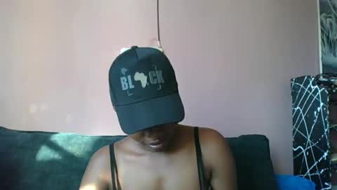 Snapshot of sweetwipe_africana14 chatting on 01-19-26, 02:21 Essy online show from 01-19-26, 02:21