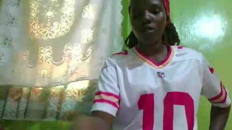 Snapshot of sweetwipe_africana14 chatting on 02-24-26, 12:25 Essy online show from 02-24-26, 12:25