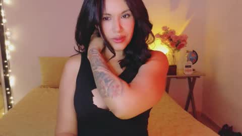 Snapshot of sweetx_miracle chatting on 09-21-25, 09:05 Malena online show from 09-21-25, 09:05