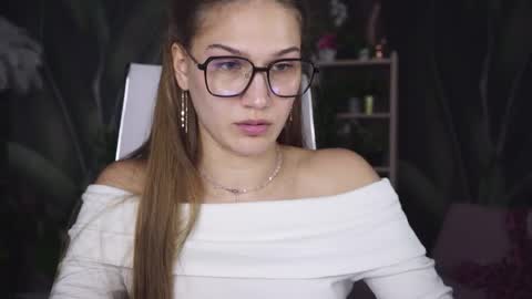 Emily online show from 05-19-26, 09:26