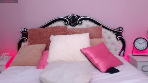 Snapshot of sweety_sasha18 chatting on 05-27-26, 01:57 Sasha online show from 05-27-26, 01:57