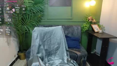 Snapshot of sweety_smilee chatting on 03-14-26, 07:41 Emma online show from 03-14-26, 07:41