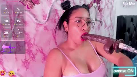 Snapshot of sweetyblowjob19 chatting on 10-24-25, 11:28 Lina online show from 10-24-25, 11:28