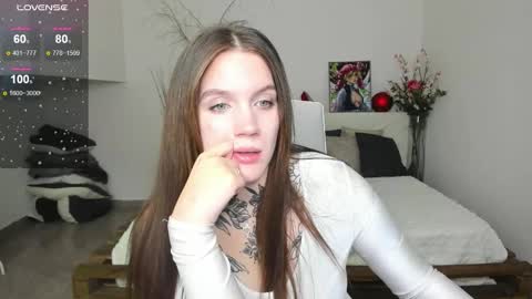 Snapshot of sweetyladiy chatting on 10-13-25, 09:42 Aiza online show from 10-13-25, 09:42