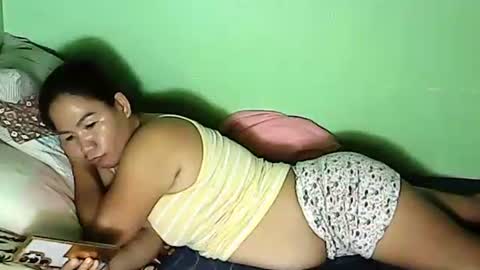 Snapshot of sweetyummygirl chatting on 02-17-25, 08:47 Sweetyummygirl online show from 02-17-25, 08:47