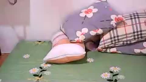 Snapshot of sweetyummygirl chatting on 07-12-26, 11:07 Sweetyummygirl online show from 07-12-26, 11:07