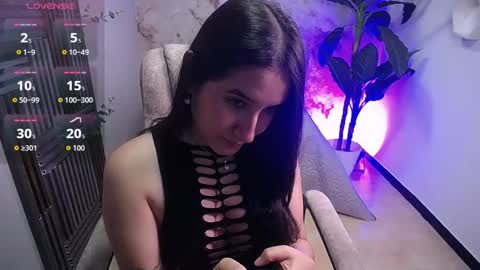 Snapshot of sweetyy_lollipop chatting on 10-18-25, 11:44 Catalina online show from 10-18-25, 11:44